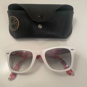 White classic ray am wayfarer sunglasses